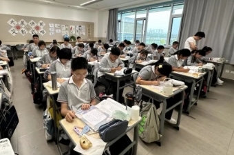 墨香竞艳，字舞春风——记天津西青为明学校初二年级举办写字比赛活动