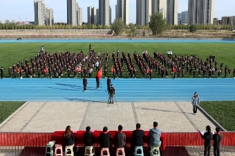 “学习二十大 争做好队员” 天津西青为明学校二年级第二批入队仪式