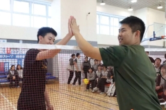 “羽”众不同 “蛇”来运转——天津西青为明学校高中部羽毛球大赛